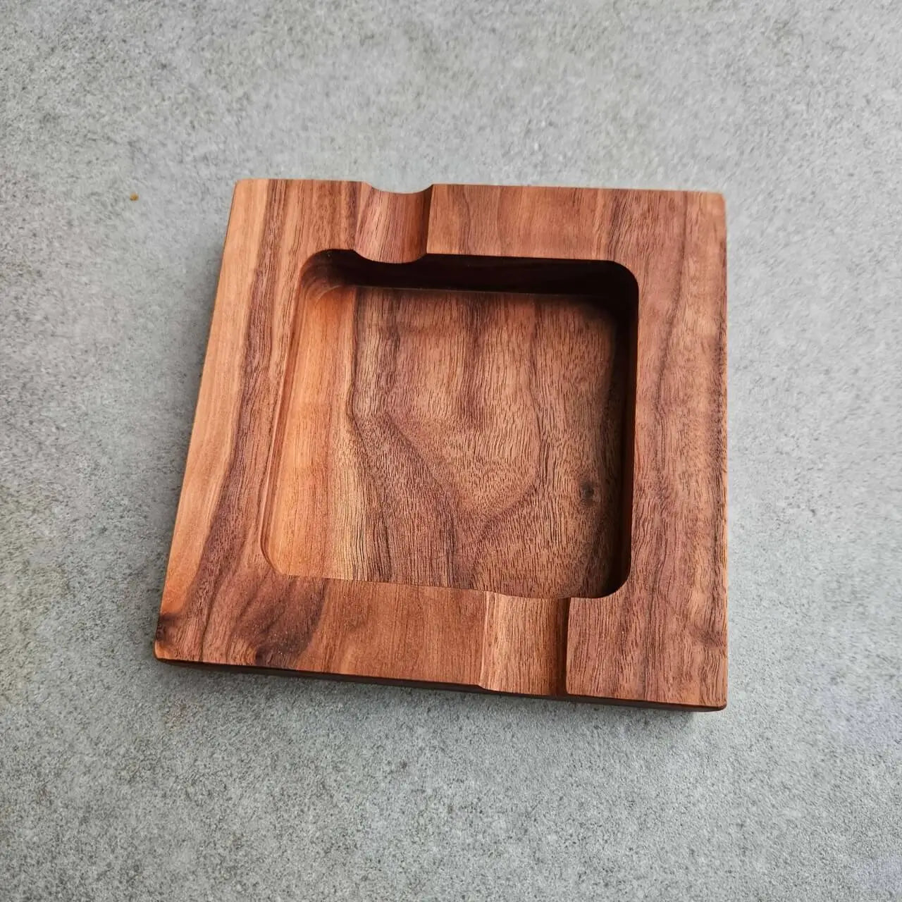 Пепелник - американски орех