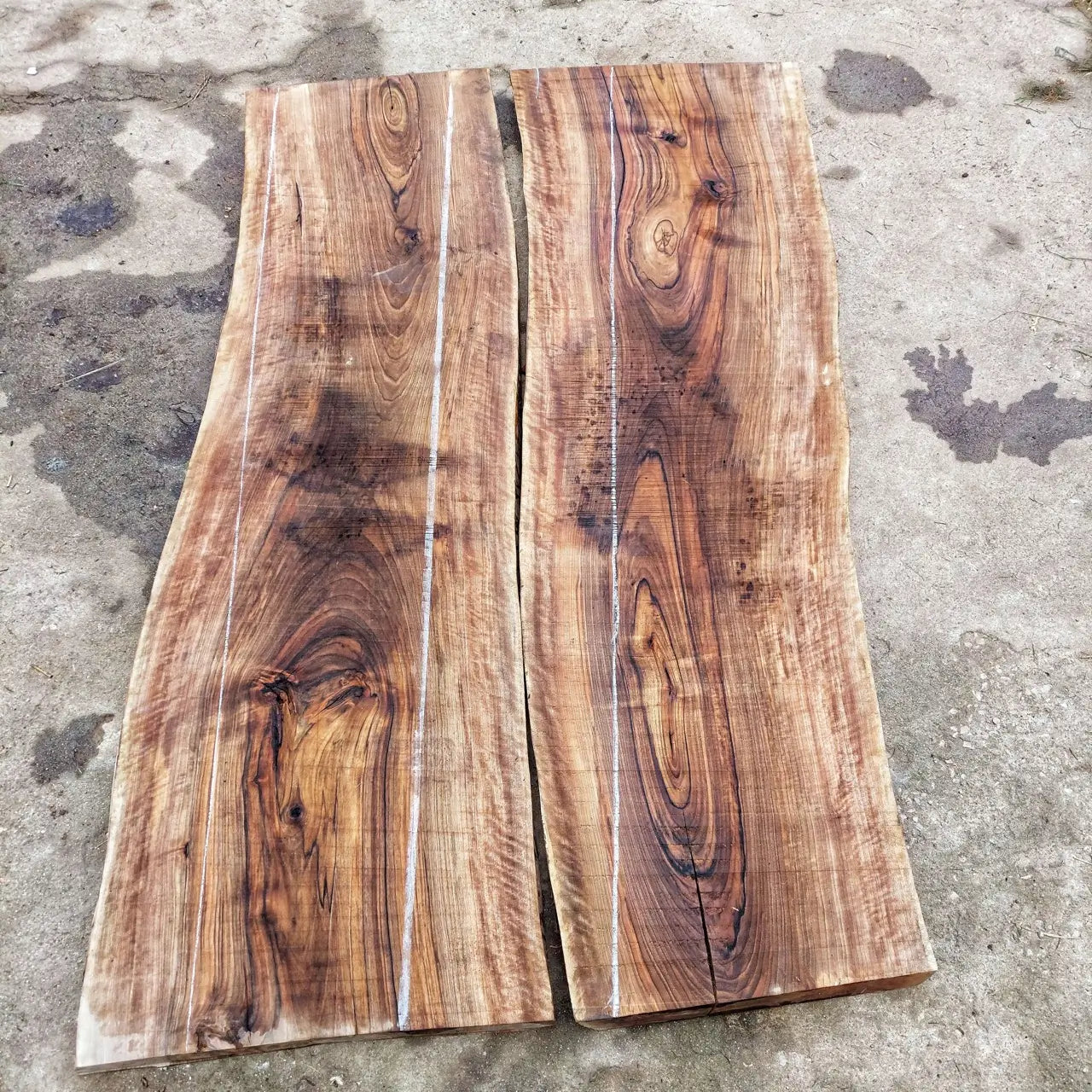 Трапезна маса - европейски орех