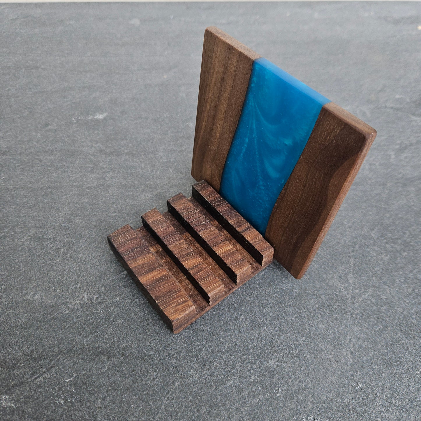 Поставка за подложки