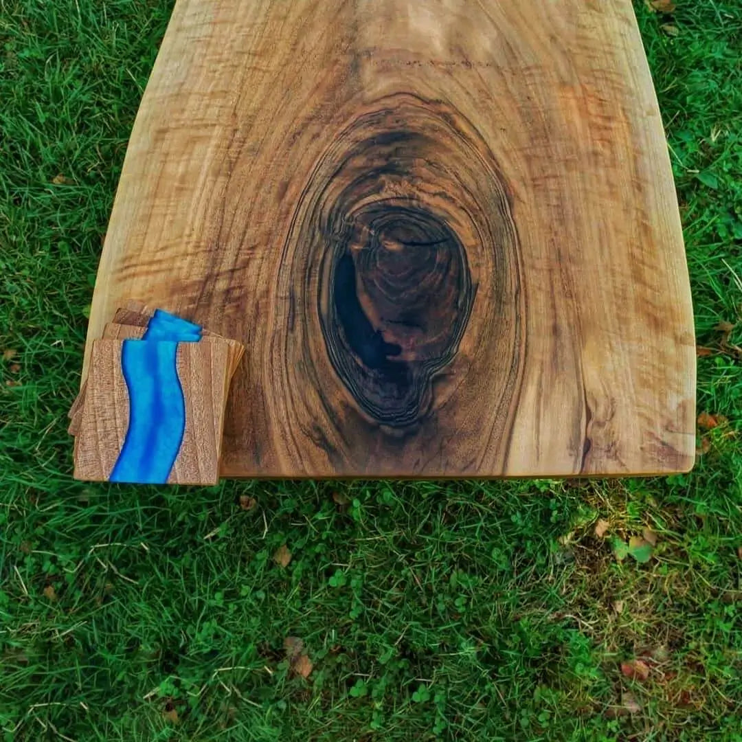 Холна маса - цяло парче европейски орех