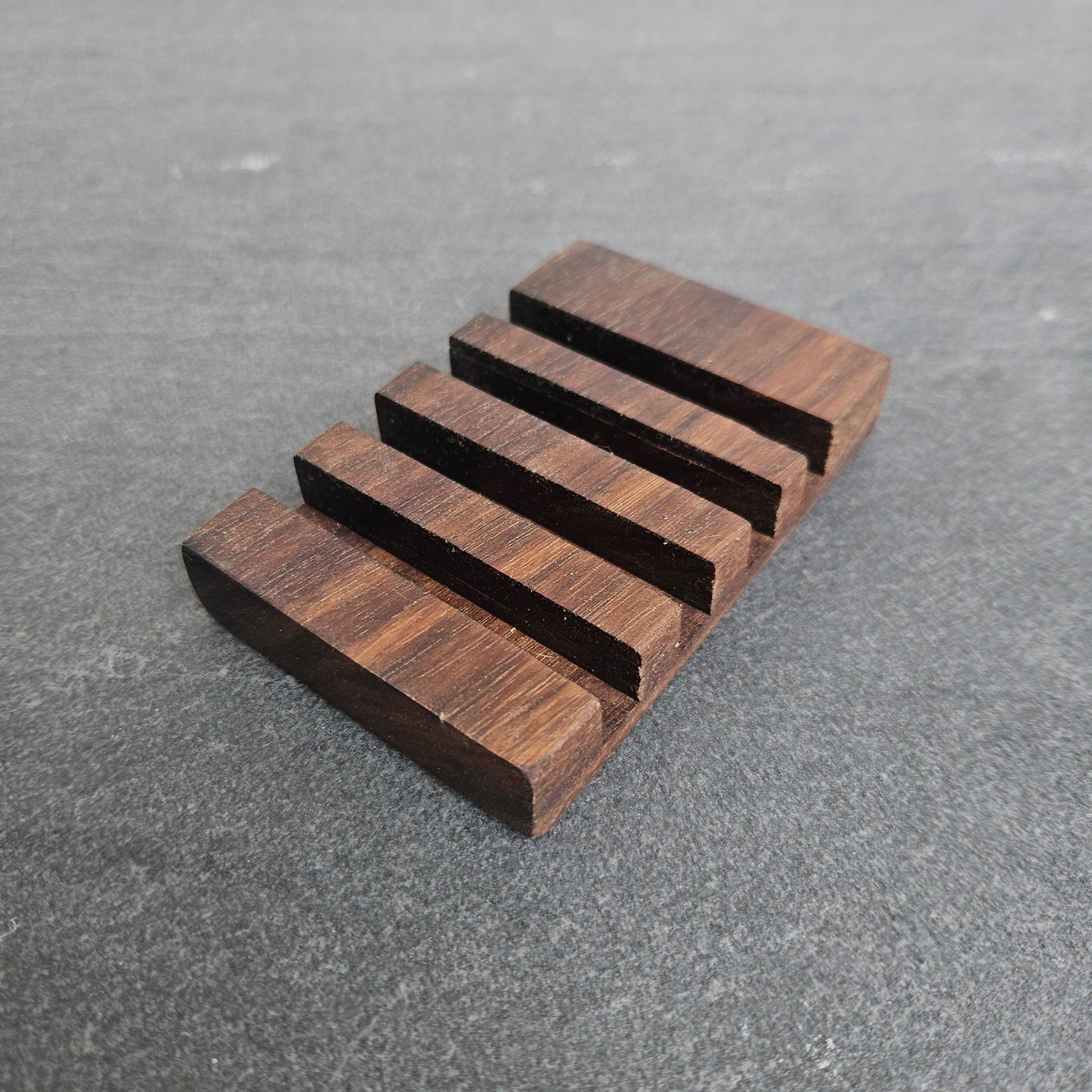 Поставка за подложки